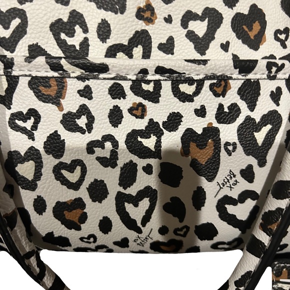 BETSEY JOHNSON XOSPEEDY LEOPARD HEARTS DUFFLE BAG - Picture 3 of 14